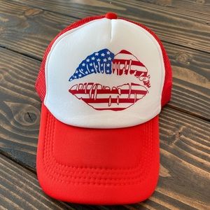 Women’s USA Mesh Trucker Hat / one size